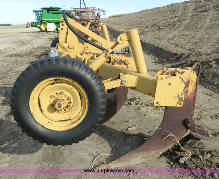 image for item H2285 10' five shank ripper