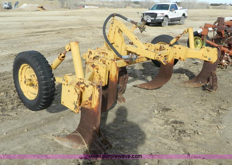 image for item H2285 10' five shank ripper