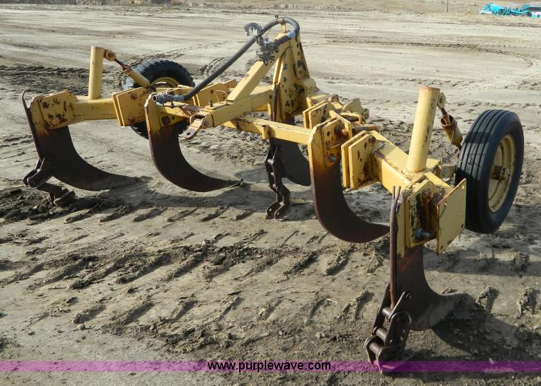 image for item H2285 10' five shank ripper