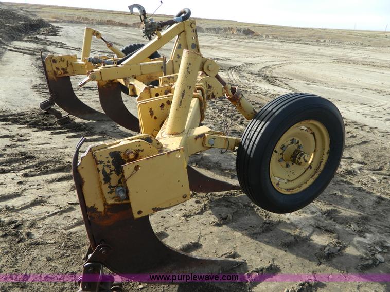 image for item H2285 10' five shank ripper