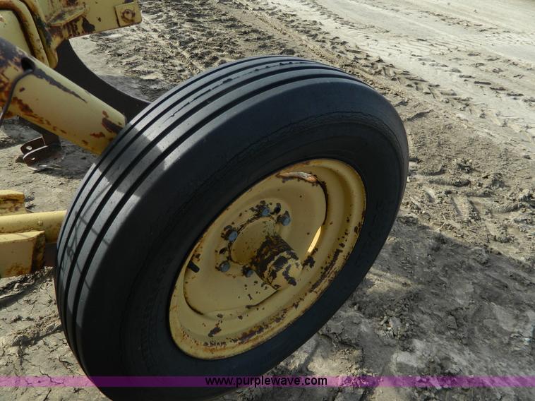 image for item H2285 10' five shank ripper