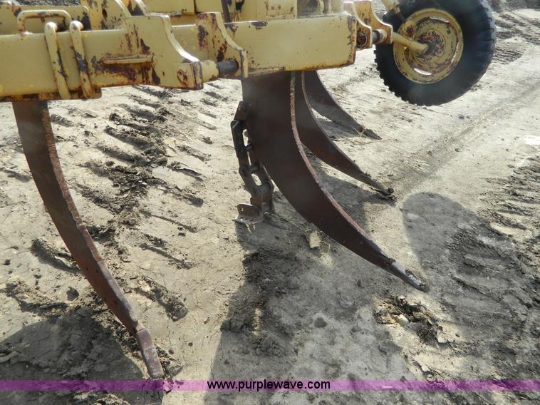 image for item H2285 10' five shank ripper