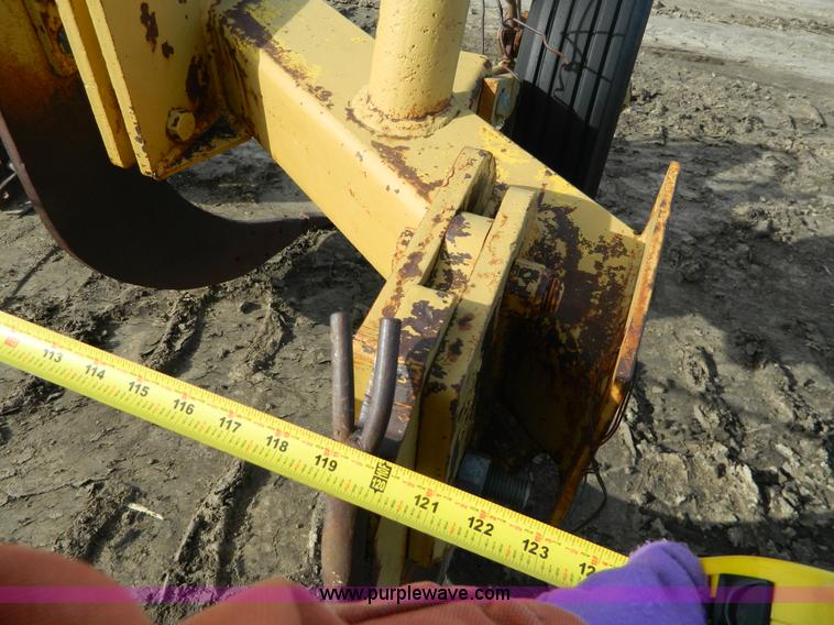 image for item H2285 10' five shank ripper