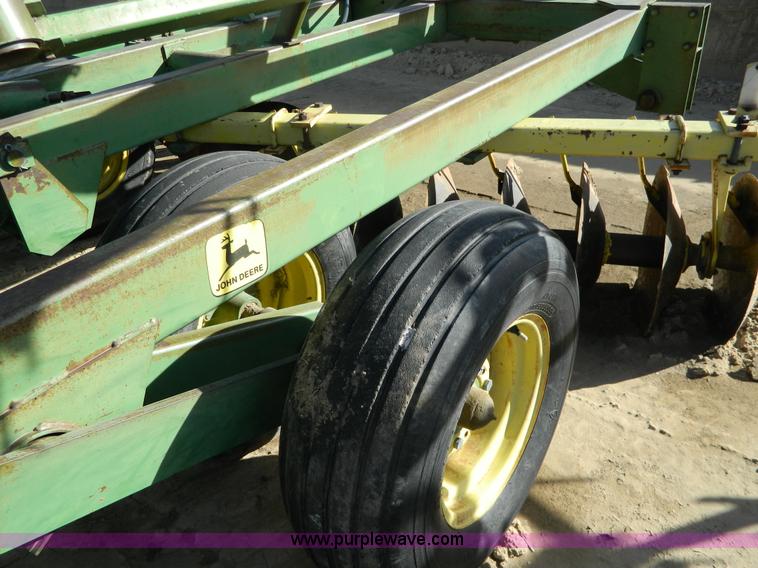 image for item H2291 John Deere 320 30' off-set disk
