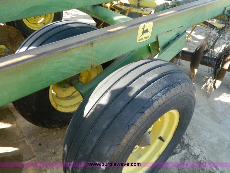 image for item H2291 John Deere 320 30' off-set disk