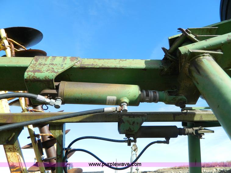 image for item H2291 John Deere 320 30' off-set disk