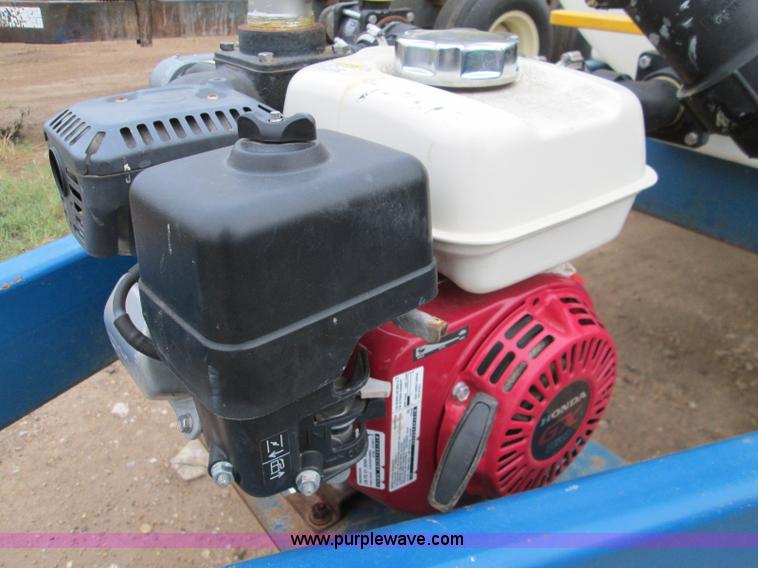 image for item H9406 1,025 gallon nurse trailer