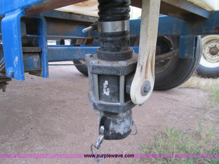 image for item H9406 1,025 gallon nurse trailer