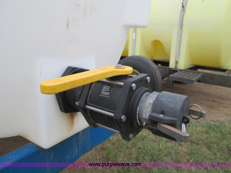 image for item H9406 1,025 gallon nurse trailer