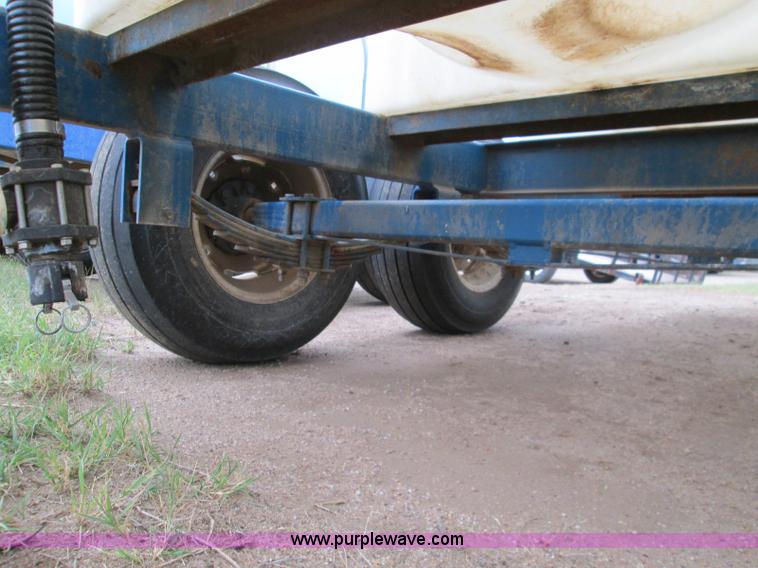 image for item H9406 1,025 gallon nurse trailer