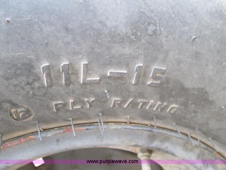 image for item H9406 1,025 gallon nurse trailer