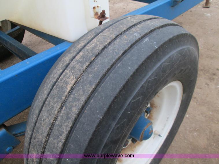 image for item H9406 1,025 gallon nurse trailer