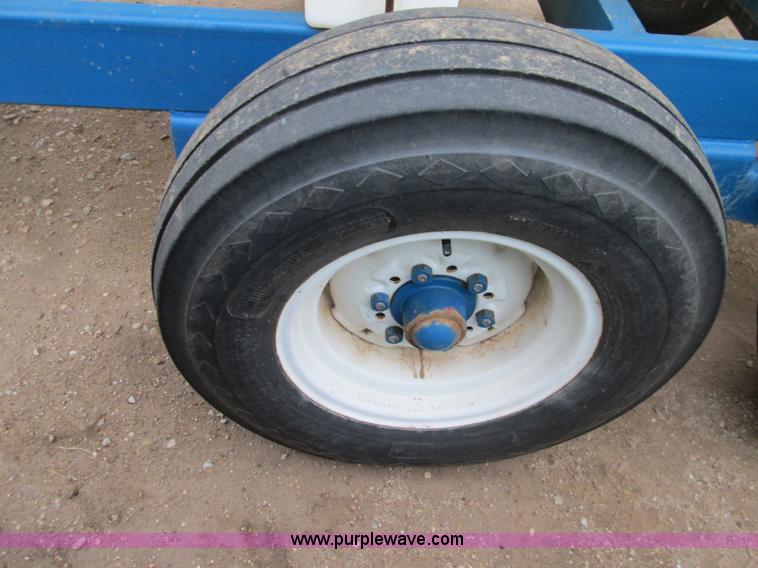 image for item H9406 1,025 gallon nurse trailer