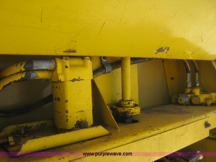 image for item K2763 HayBuster Big Bite H1000 tub grinder