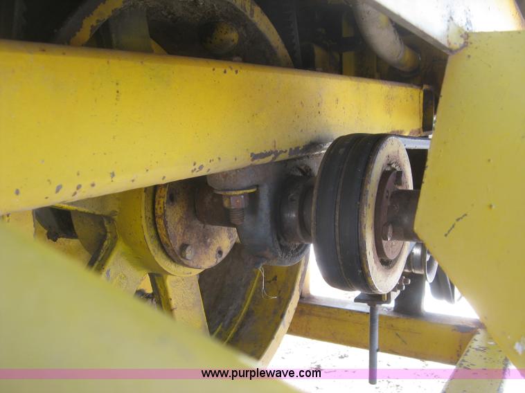 image for item K2763 HayBuster Big Bite H1000 tub grinder