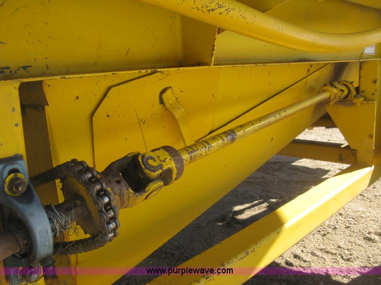 image for item K2763 HayBuster Big Bite H1000 tub grinder