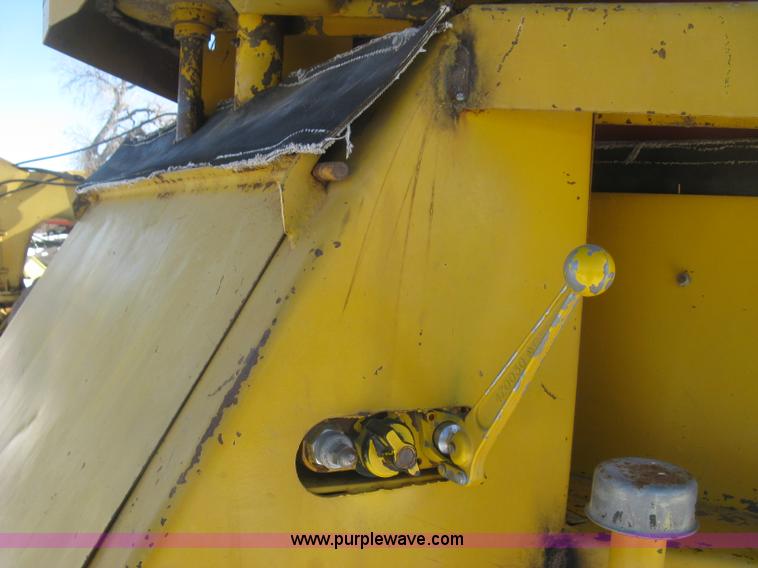 image for item K2763 HayBuster Big Bite H1000 tub grinder