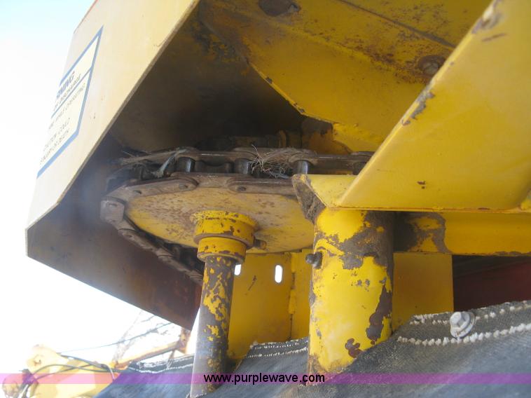 image for item K2763 HayBuster Big Bite H1000 tub grinder