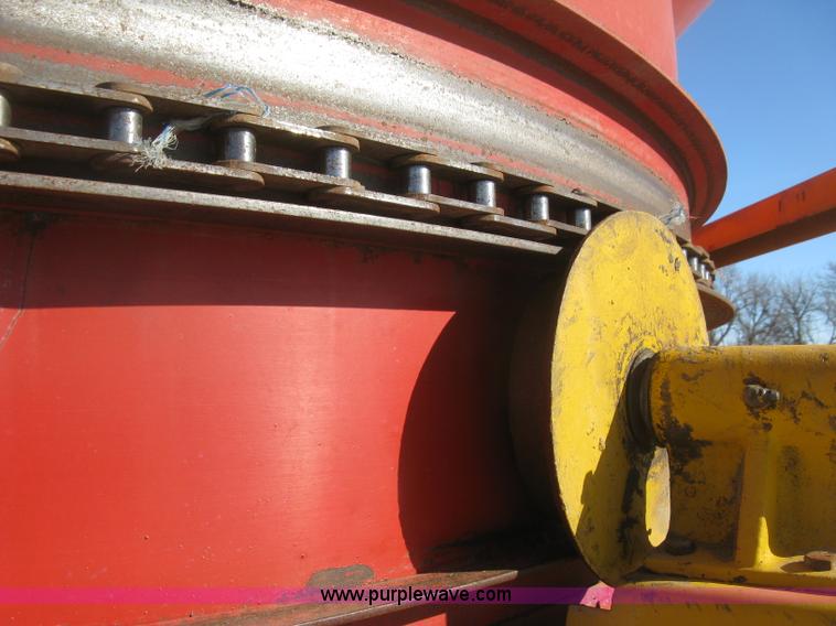 image for item K2763 HayBuster Big Bite H1000 tub grinder