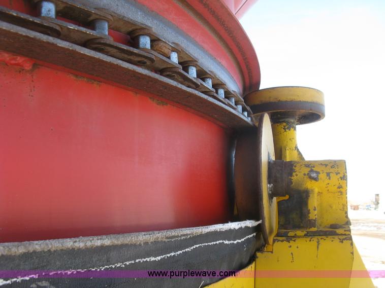 image for item K2763 HayBuster Big Bite H1000 tub grinder