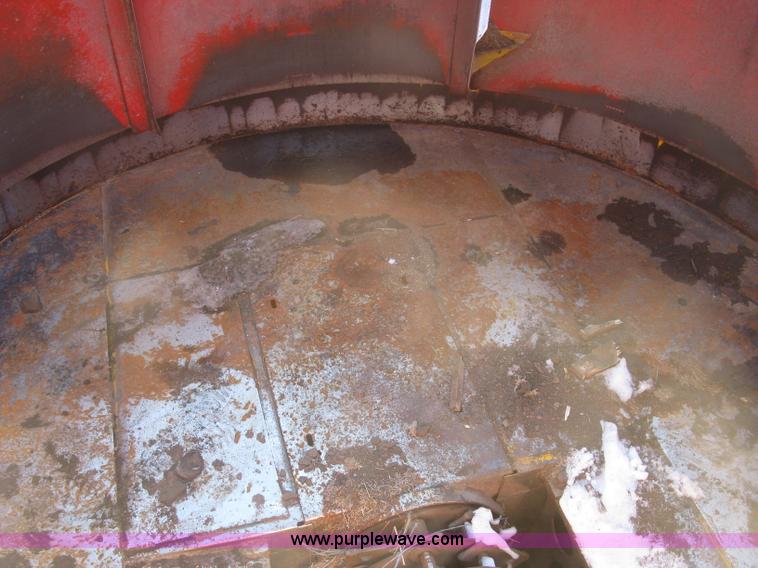 image for item K2763 HayBuster Big Bite H1000 tub grinder