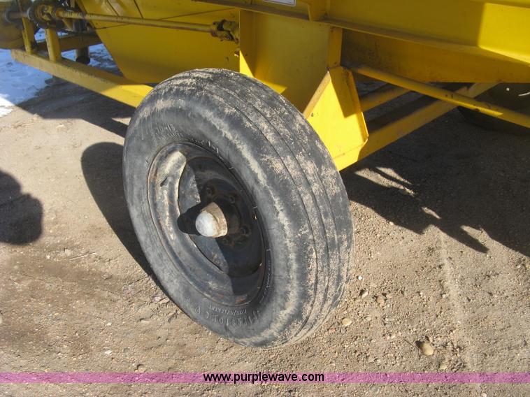 image for item K2763 HayBuster Big Bite H1000 tub grinder