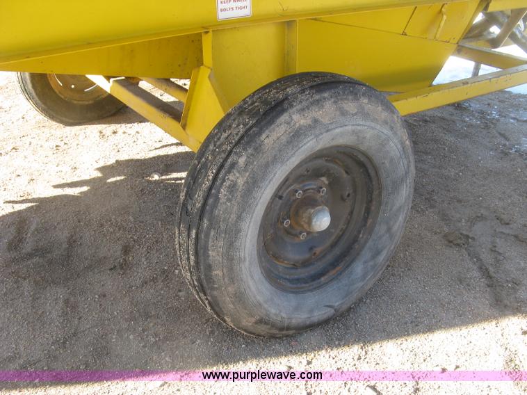 image for item K2763 HayBuster Big Bite H1000 tub grinder