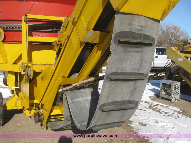 image for item K2763 HayBuster Big Bite H1000 tub grinder