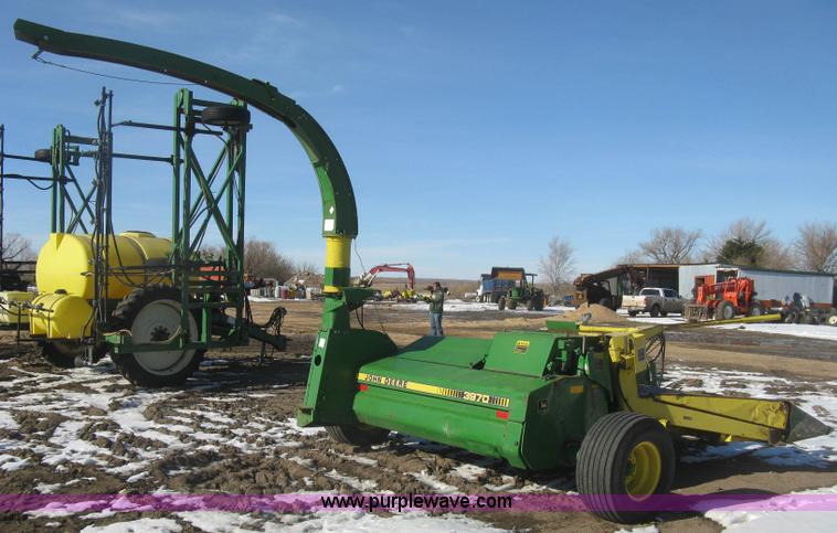 image for item K2764 John Deere 3970 chopper