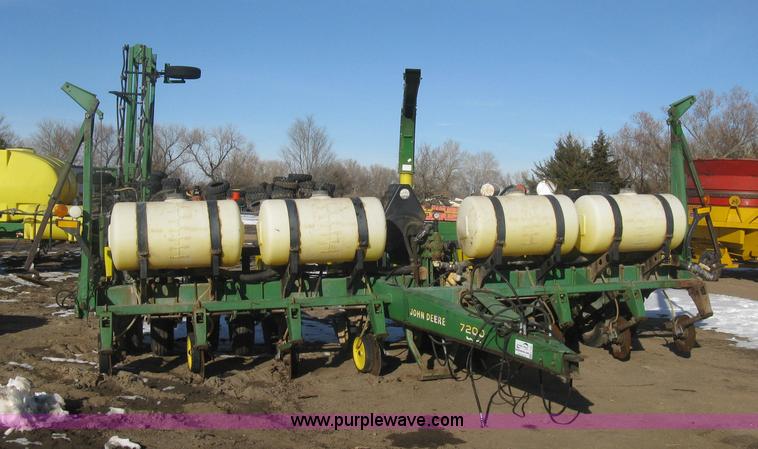 image for item K2767 John Deere 7200 planter