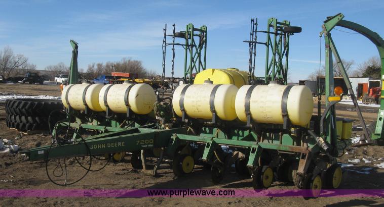 image for item K2767 John Deere 7200 planter