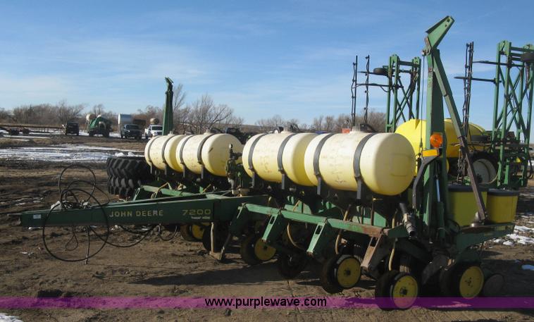 image for item K2767 John Deere 7200 planter
