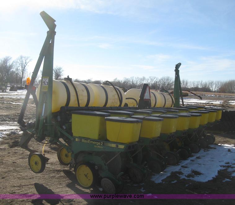 image for item K2767 John Deere 7200 planter