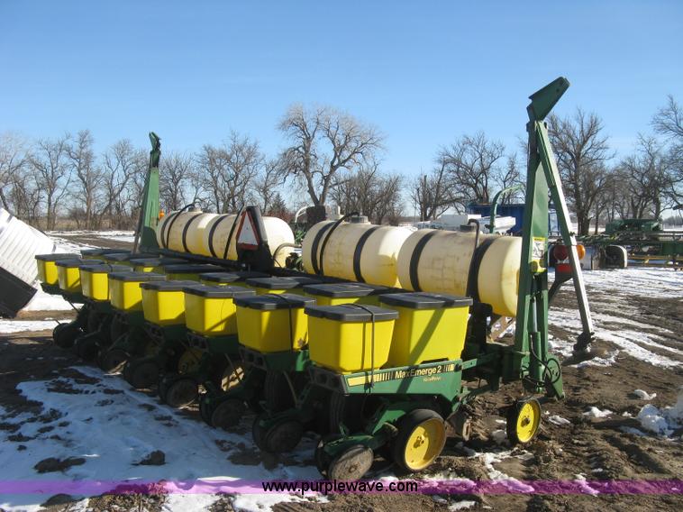 image for item K2767 John Deere 7200 planter