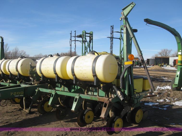 image for item K2767 John Deere 7200 planter