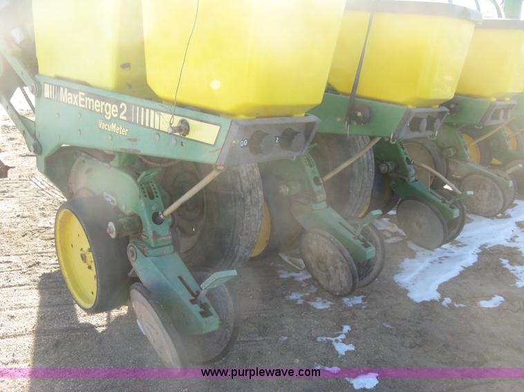 image for item K2767 John Deere 7200 planter
