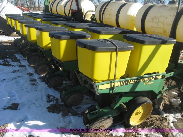 image for item K2767 John Deere 7200 planter