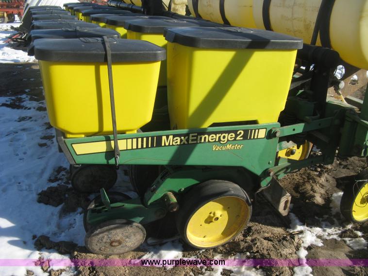 image for item K2767 John Deere 7200 planter