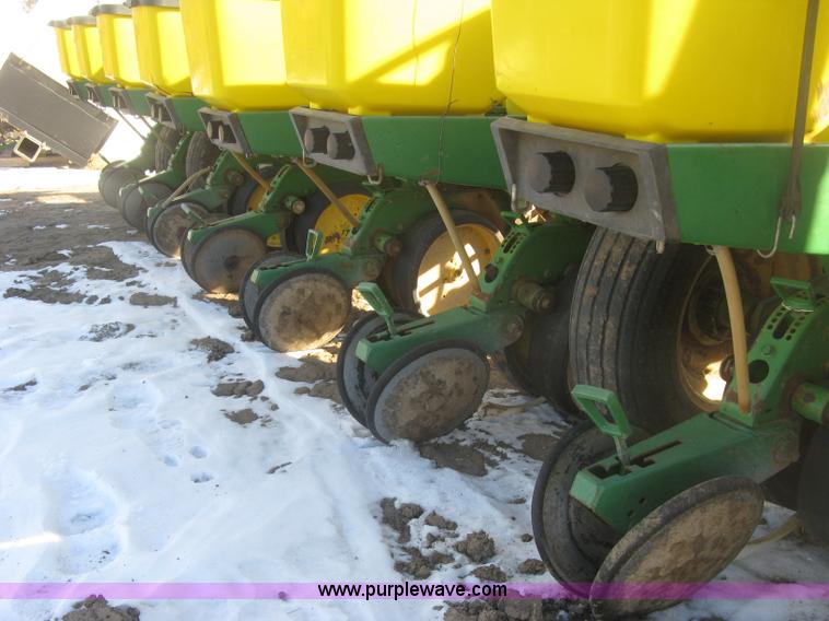 image for item K2767 John Deere 7200 planter