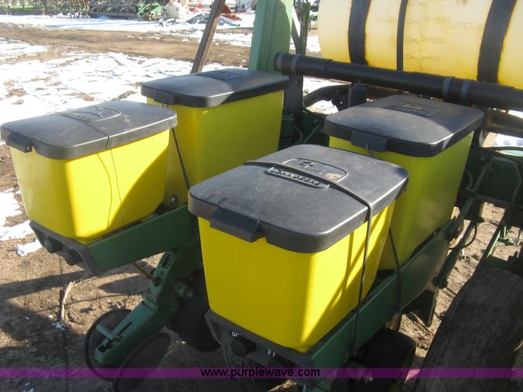 image for item K2767 John Deere 7200 planter