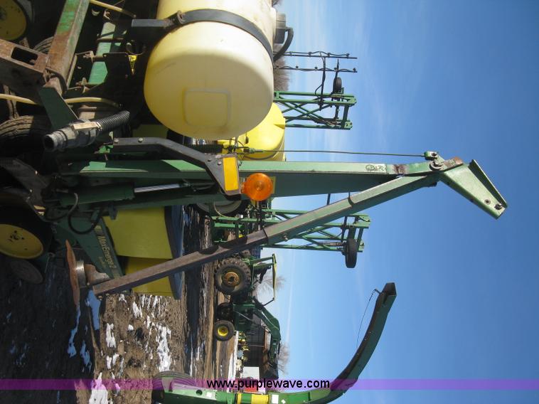 image for item K2767 John Deere 7200 planter