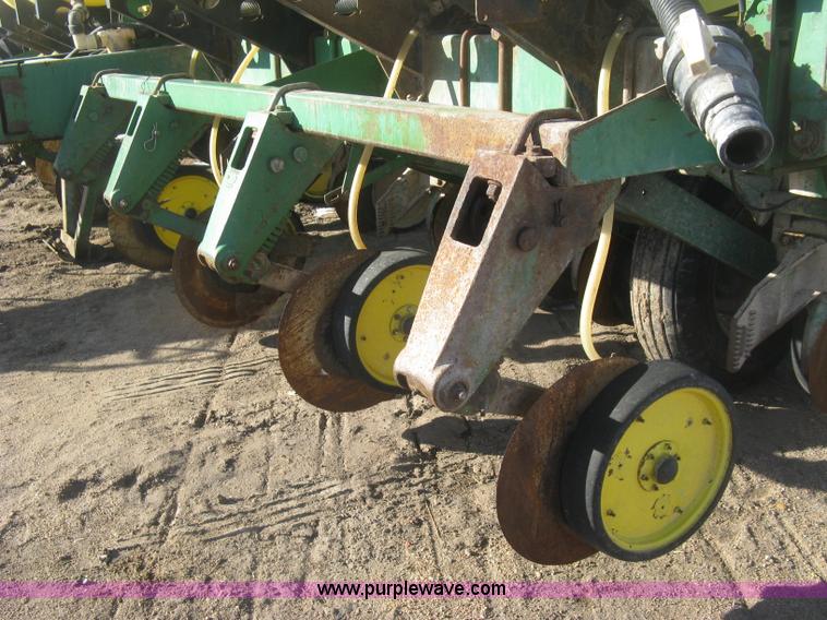 image for item K2767 John Deere 7200 planter