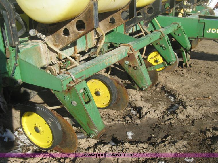 image for item K2767 John Deere 7200 planter
