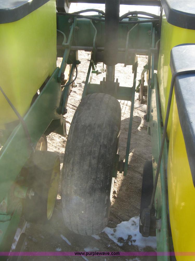 image for item K2767 John Deere 7200 planter