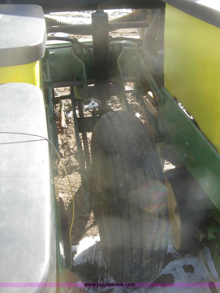 image for item K2767 John Deere 7200 planter