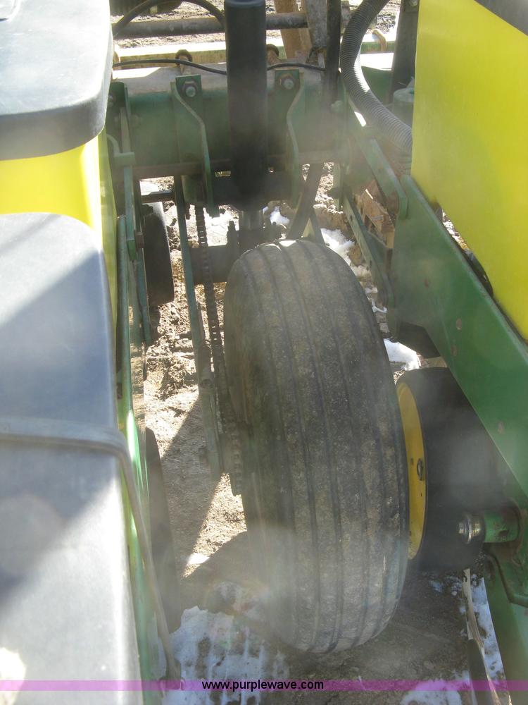 image for item K2767 John Deere 7200 planter