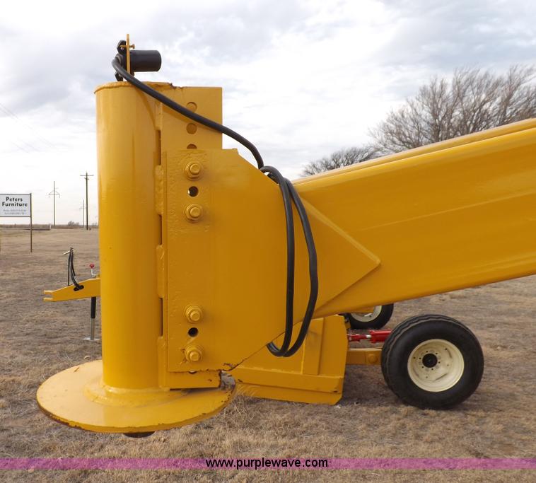 image for item K3107 HayBuster I1100E Big Bite tub grinder