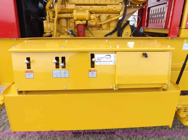 image for item K3107 HayBuster I1100E Big Bite tub grinder