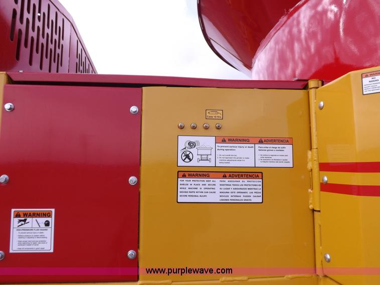 image for item K3107 HayBuster I1100E Big Bite tub grinder