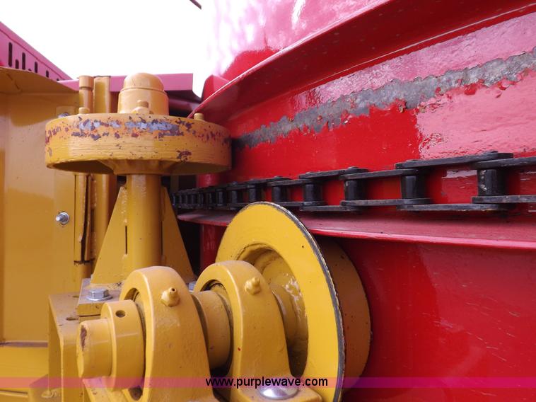 image for item K3107 HayBuster I1100E Big Bite tub grinder